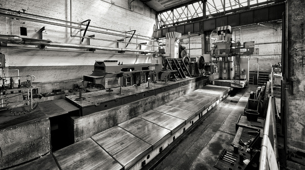 Großes Bearbeitungszentrum