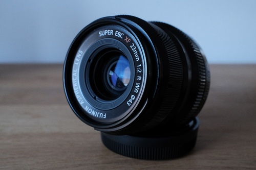 Mehr Informationen zu "Fujinon XF 23 1:2 R WR - Topzustand -"