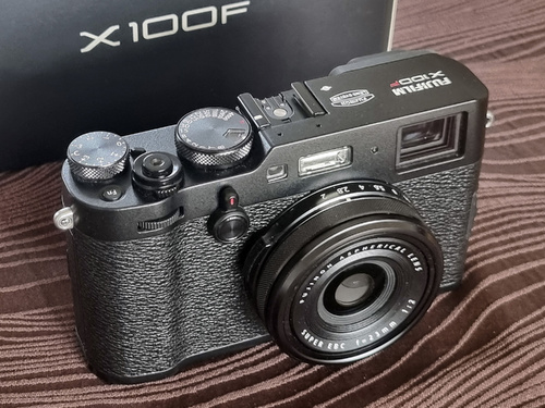 Mehr Informationen zu "Fujifilm X100F Bestzustand, 5500 Auslöser in Originalverpackung"
